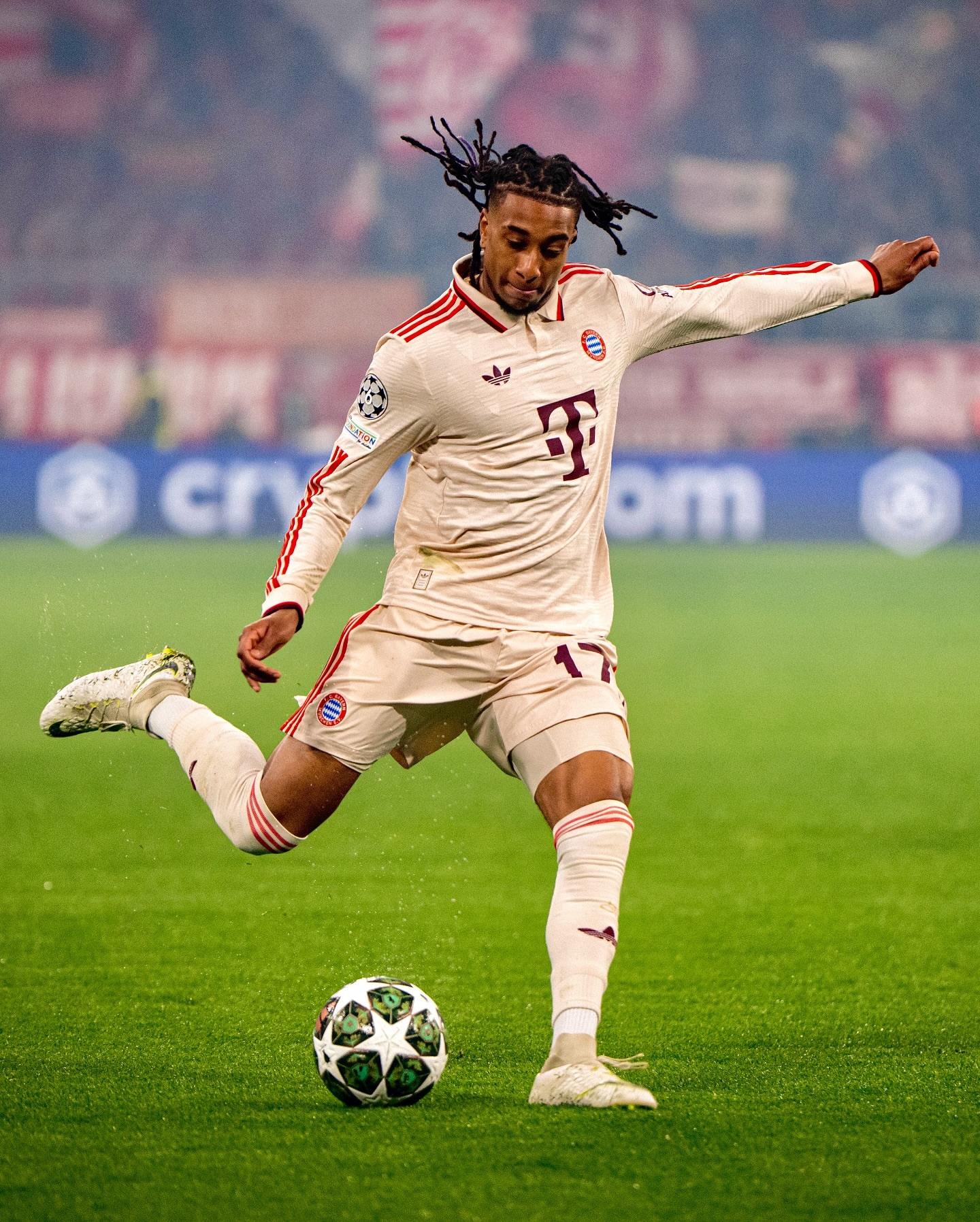 关于凯恩连续十二场比赛得分超过精彩发挥，皇家马德里挑战极限！的信息