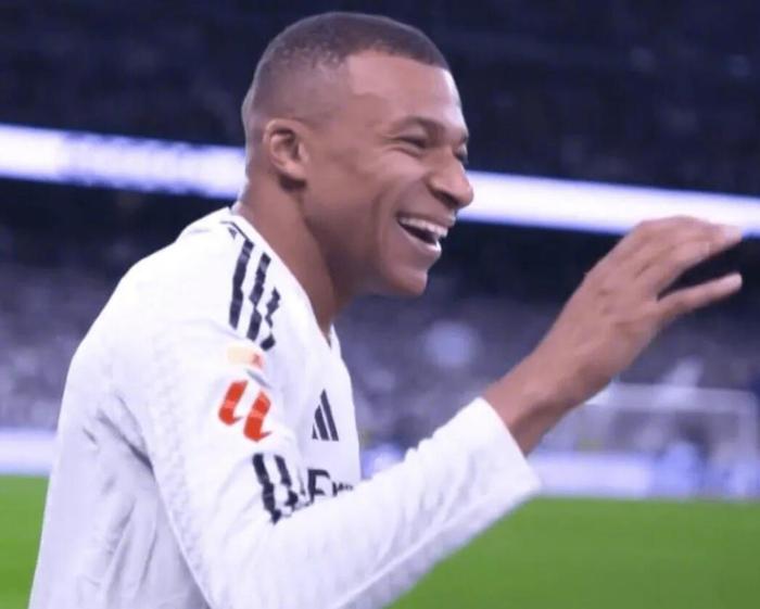 C罗巅峰对决，姆巴佩与90激战G2分钟，突破纪录胜负难料！